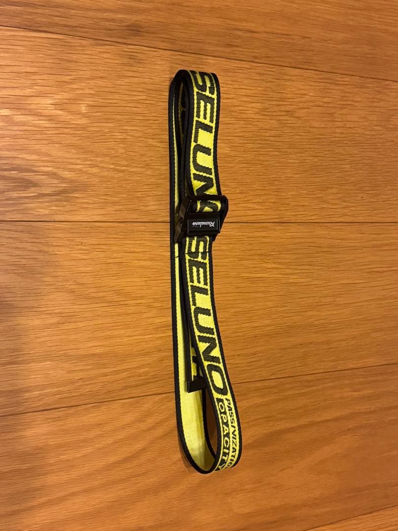 イエロー ブラック ロゴ ベルト