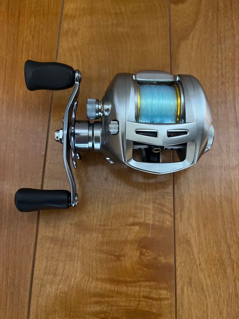 美品 Daiwa ベイトリール alphas 150H ダイワ ケース付き