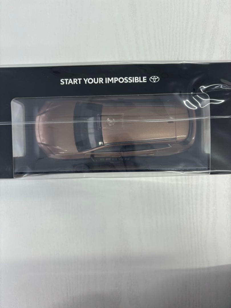 PHEVモノトーン クラウンエステート カラーサンプル 新型3/14ブロンズ