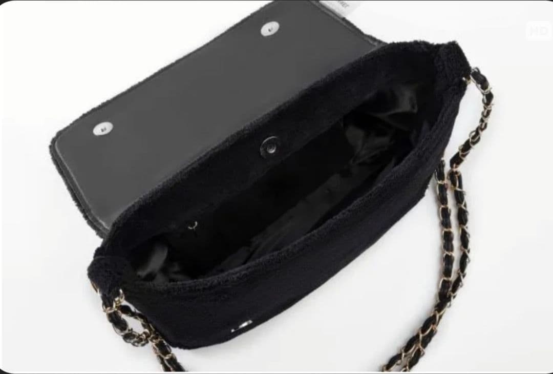 CHANEL ノベルティブラックショルダーバッグ ブラックロゴ付き