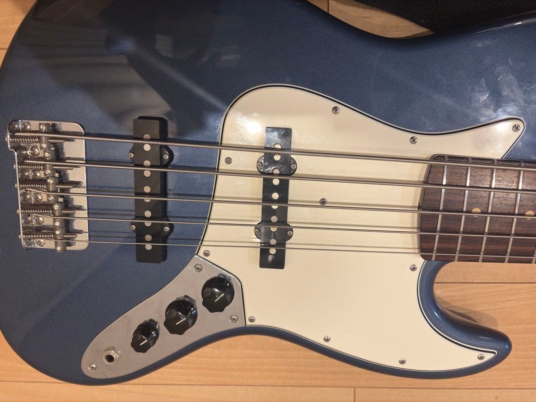 Freedom Custom Guitar Research 五弦ベース