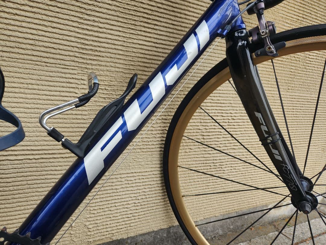 FUJI ROUBAIX AURA　フラットバー　ロードバイク クロスバイク