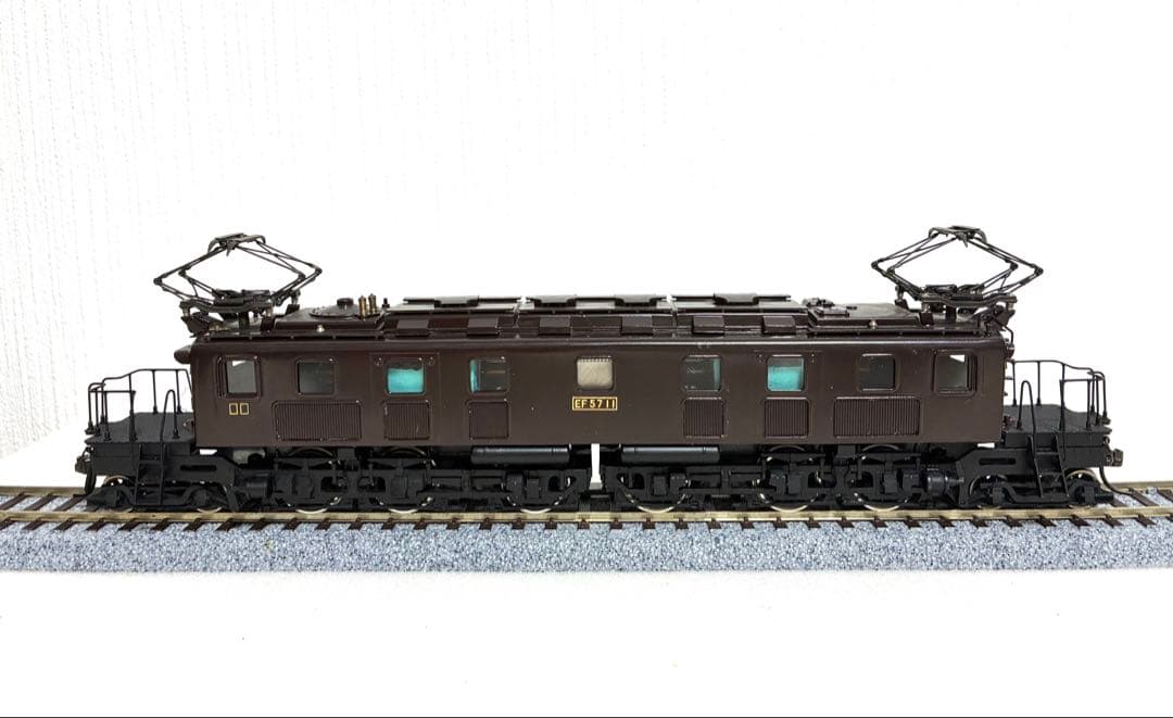 HOゲージ　EF57 電気機関車