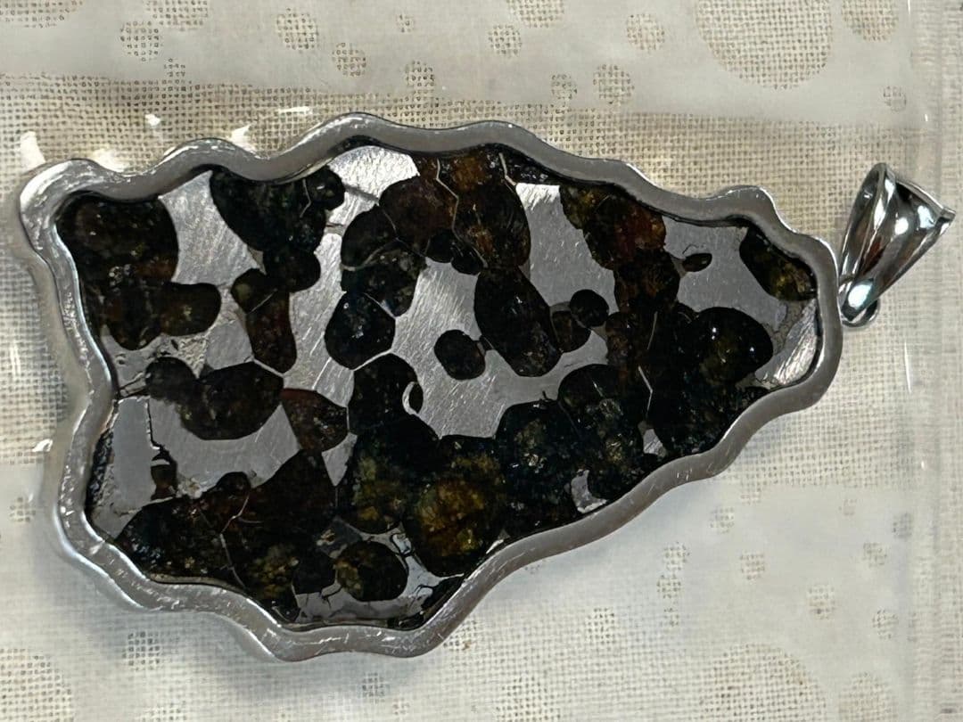 天然セリコパラサイト隕石ペンダント トップスターリングシルバーフレーム