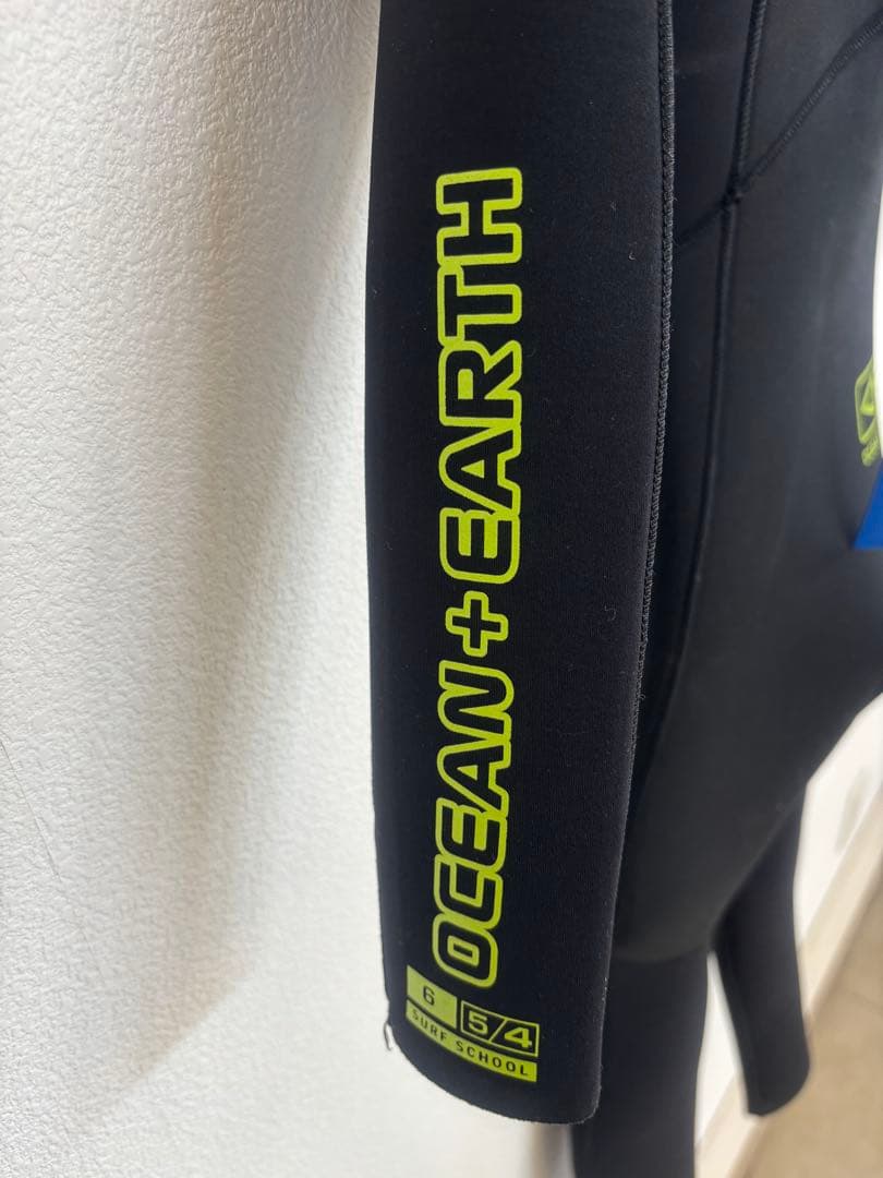 OCEAN + EARTH フルスーツ 5/4mm ブラック/グリーン