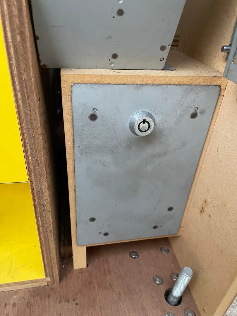 スタンス ねらってカモンちゃん プライズ機 ゲームコーナーに