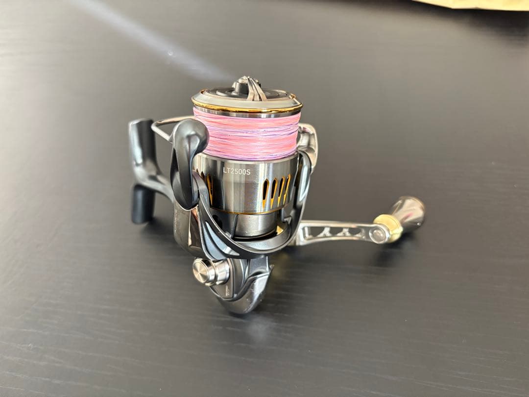 ダイワ　エアリティLT2500S カスタムハンドル付き