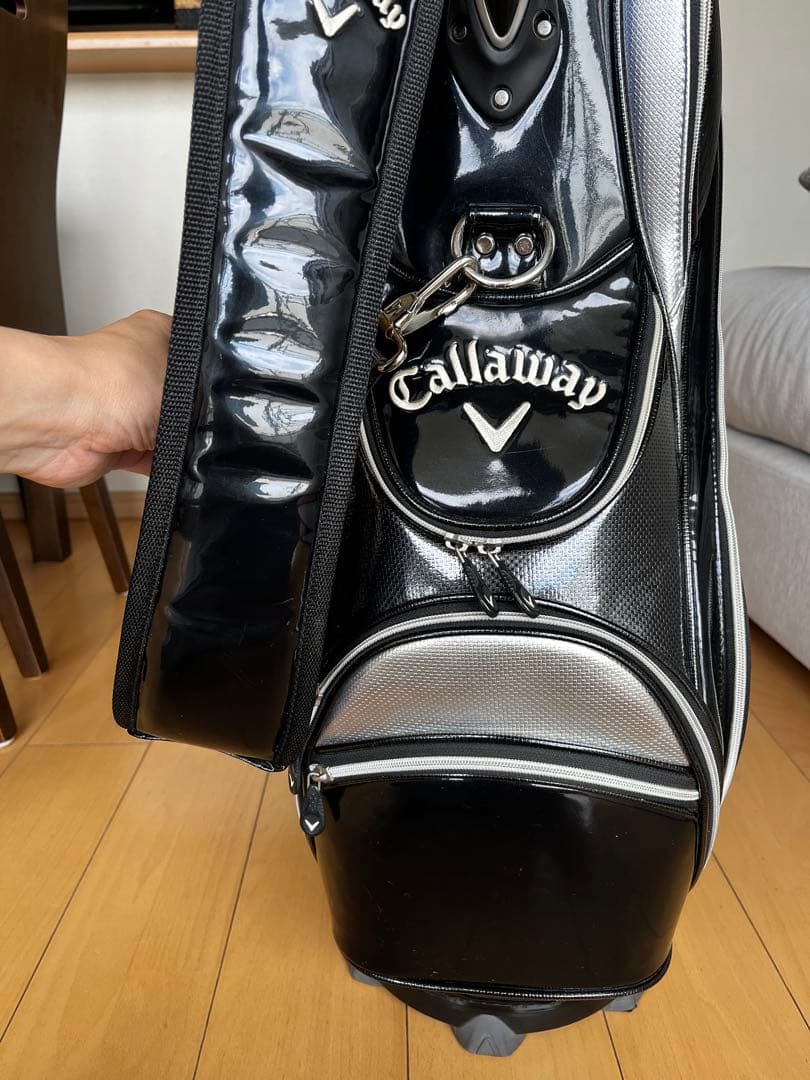 美品キャロウェイ　ド迫力大きめキャディバッグ　エナメル　9型　ブラック×シルバー