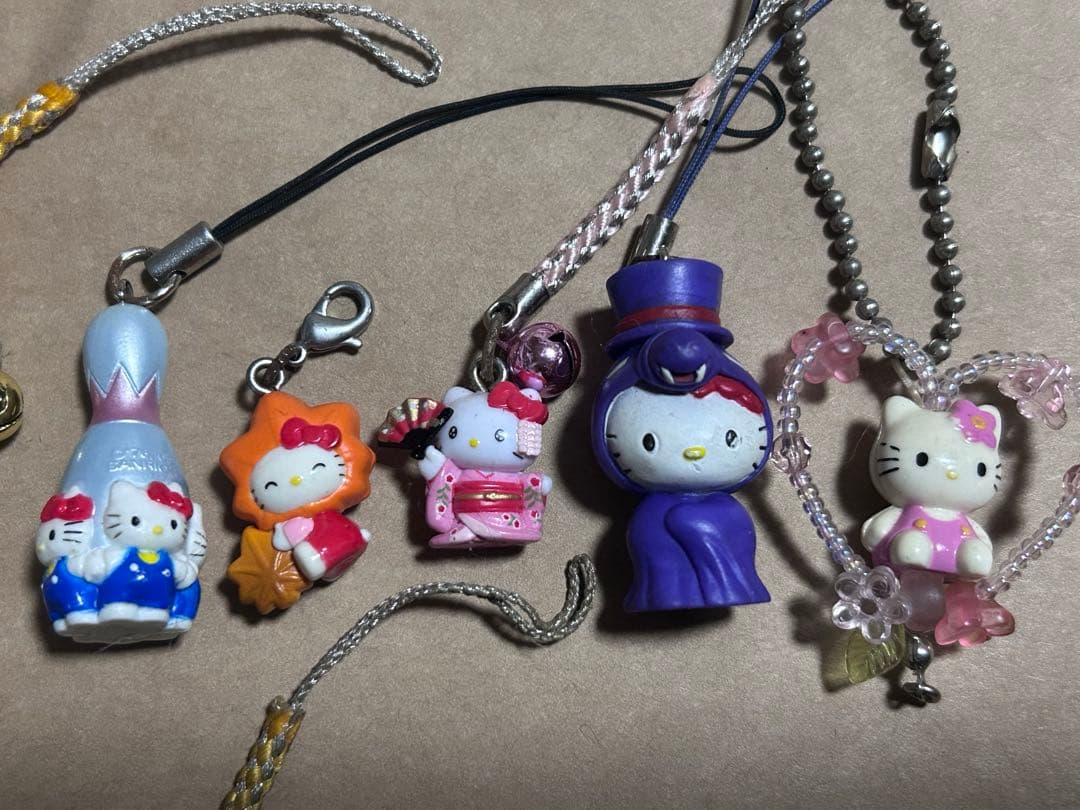 ご当地キティ等 根付け ストラップ、ファスナーチャーム まとめて