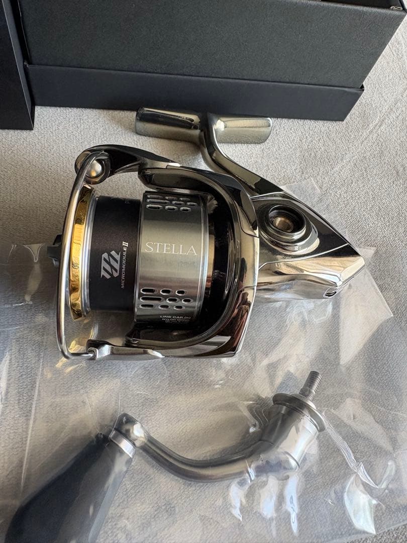 18 ステラ　C2000S アジング　トラウト　ハンドル未使用　即購入可