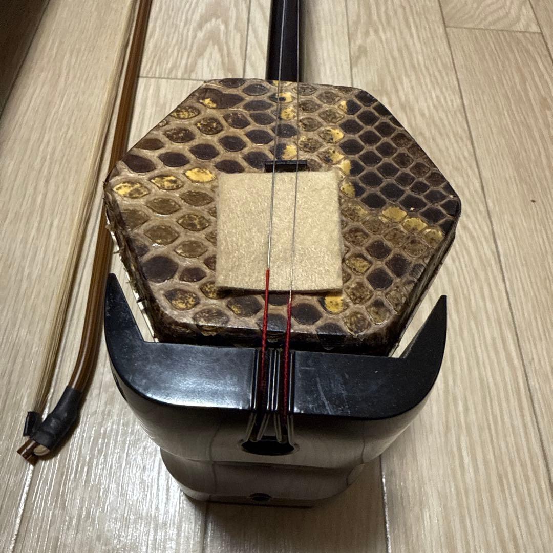 二胡 敦煌牌 上海民族楽器 弦、松脂、ハードケース付