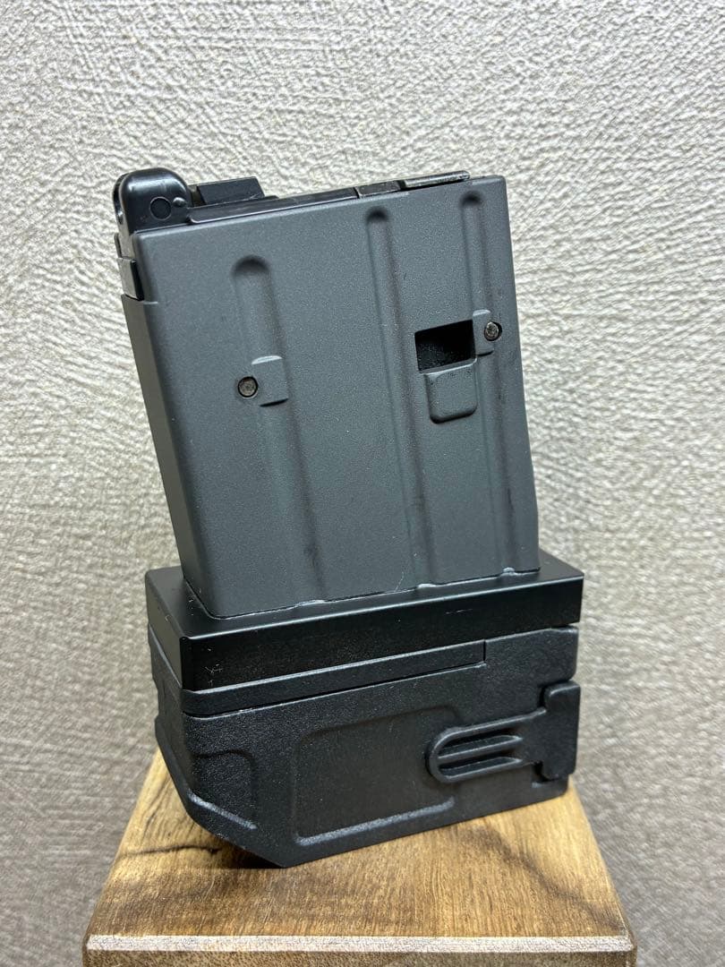 R7-25 東京マルイ GBB M4 マガジンアダプター 外部ソース仕様