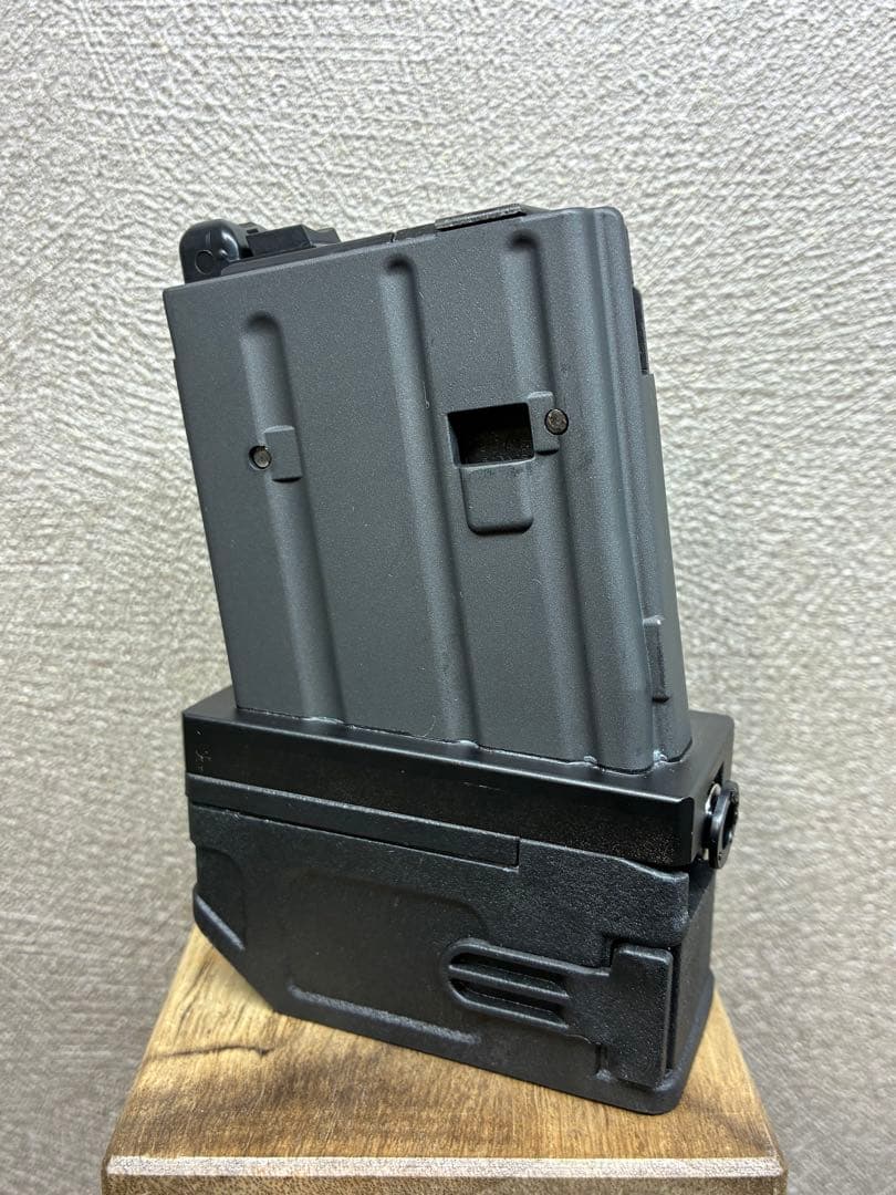 R7-25 東京マルイ GBB M4 マガジンアダプター 外部ソース仕様