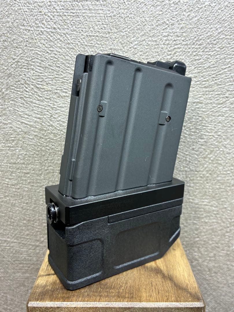 R7-25 東京マルイ GBB M4 マガジンアダプター 外部ソース仕様