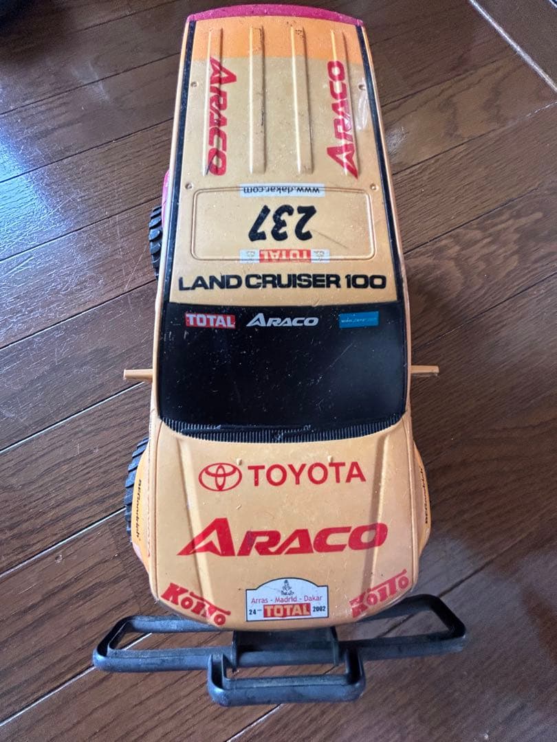 トヨタ　ランドクルーザー１００　ジャンク品　ラジコン　４✖️４　1／１８スケール