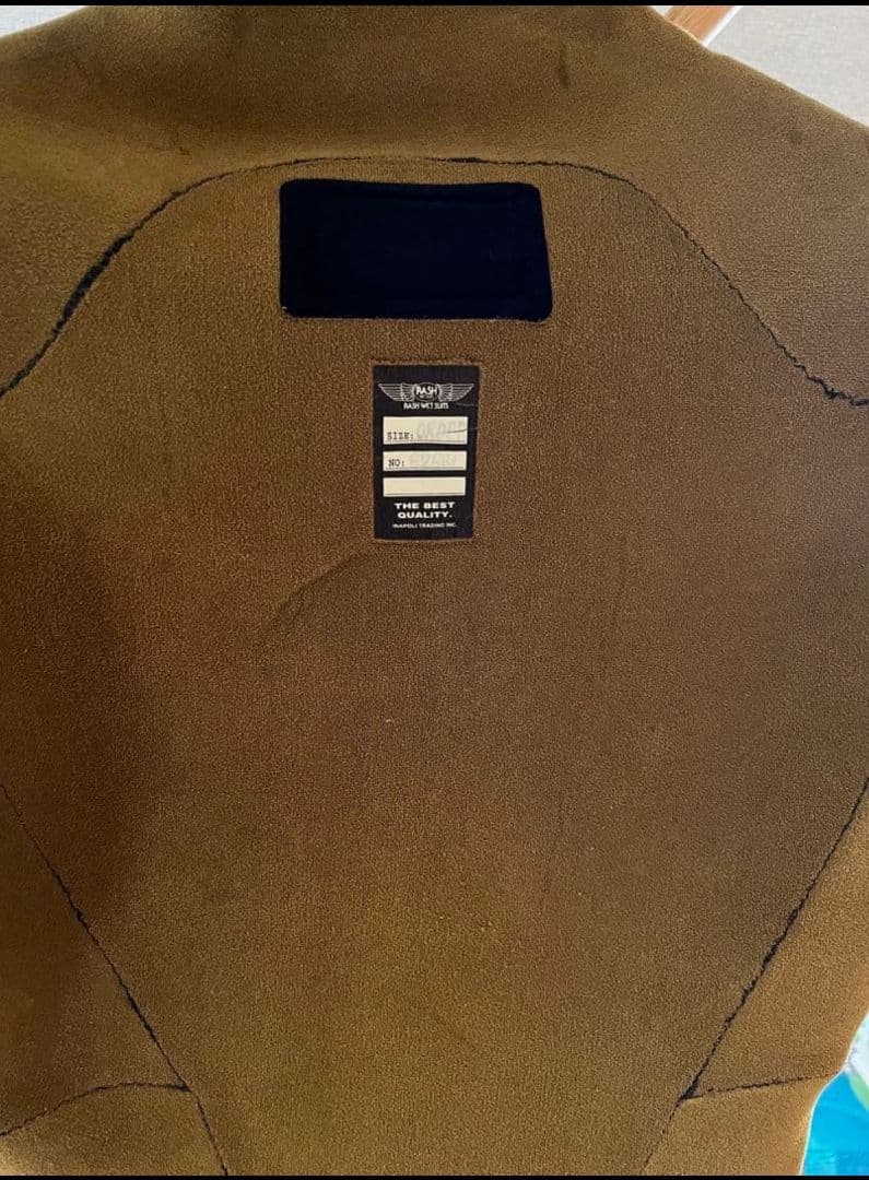 RASH　メンズMサイズ相当　4ミリセミドライスーツ