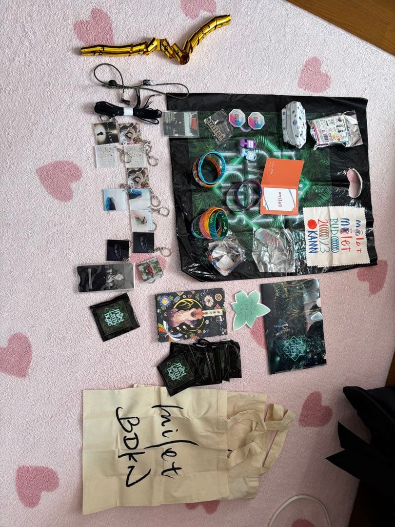 miletさん色々なツアーグッズ