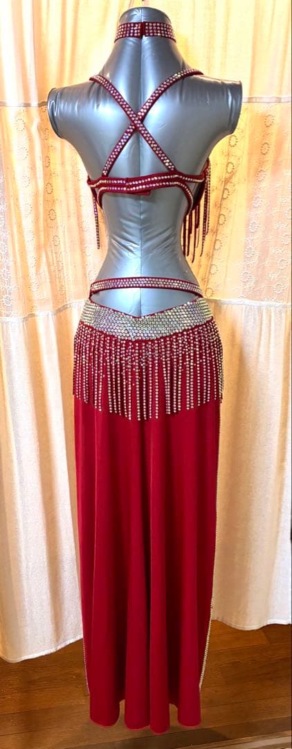 ベリーダンス衣装 / Mサイズ / 赤 / ブラ・スカート・チョーカー3点セット