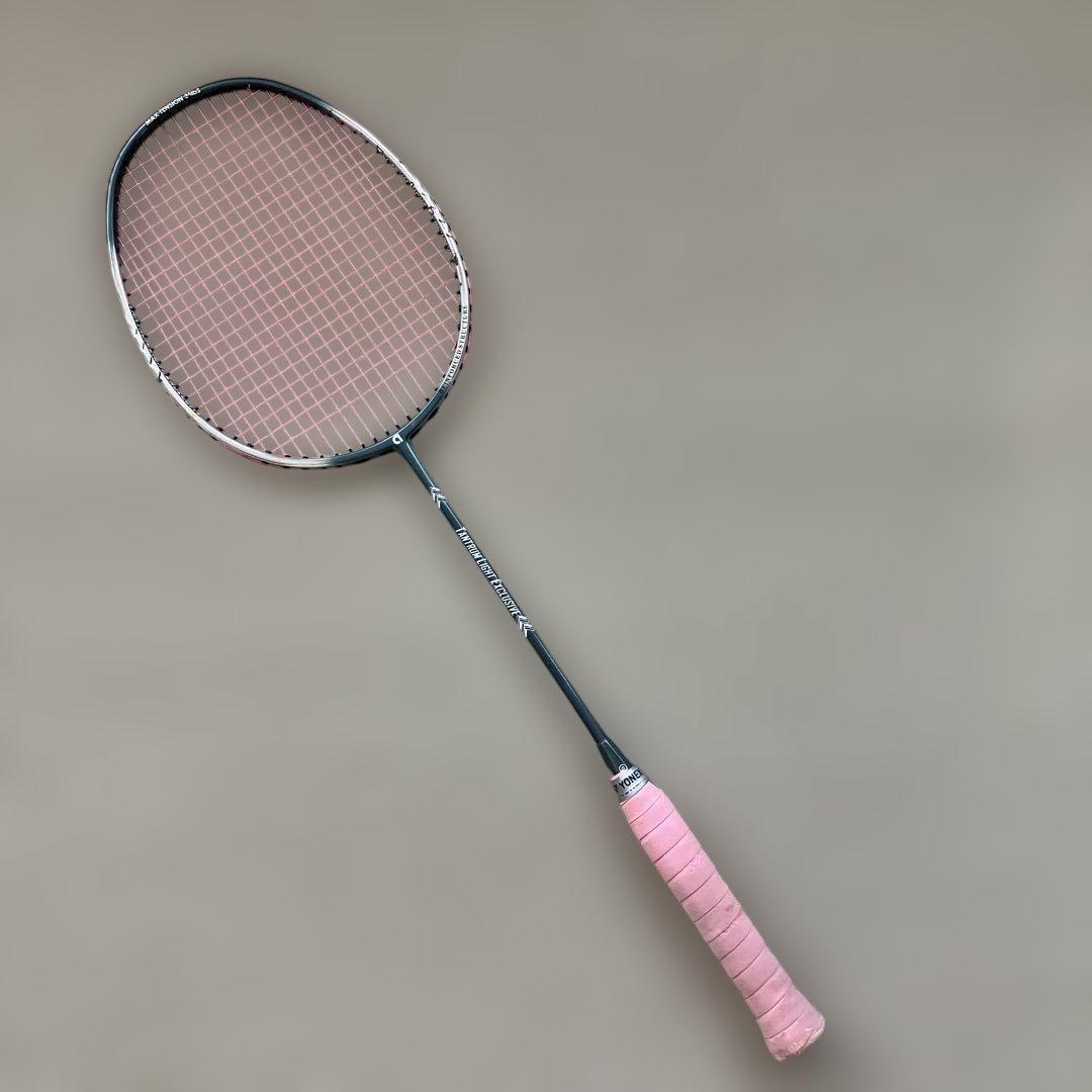 バドミントンラケット　2本まとめ売り　YONEX　apacs ラケットカバー付き