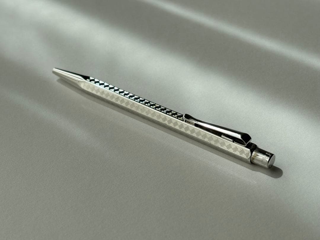 Caran d'Ache エクリドール　マヤ　ボールペン