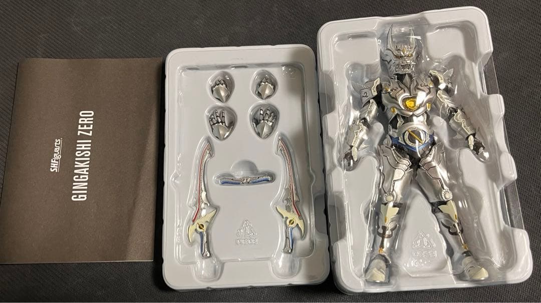 s.h.フィギュアーツ 真骨彫製法　銀牙騎士ゼロ