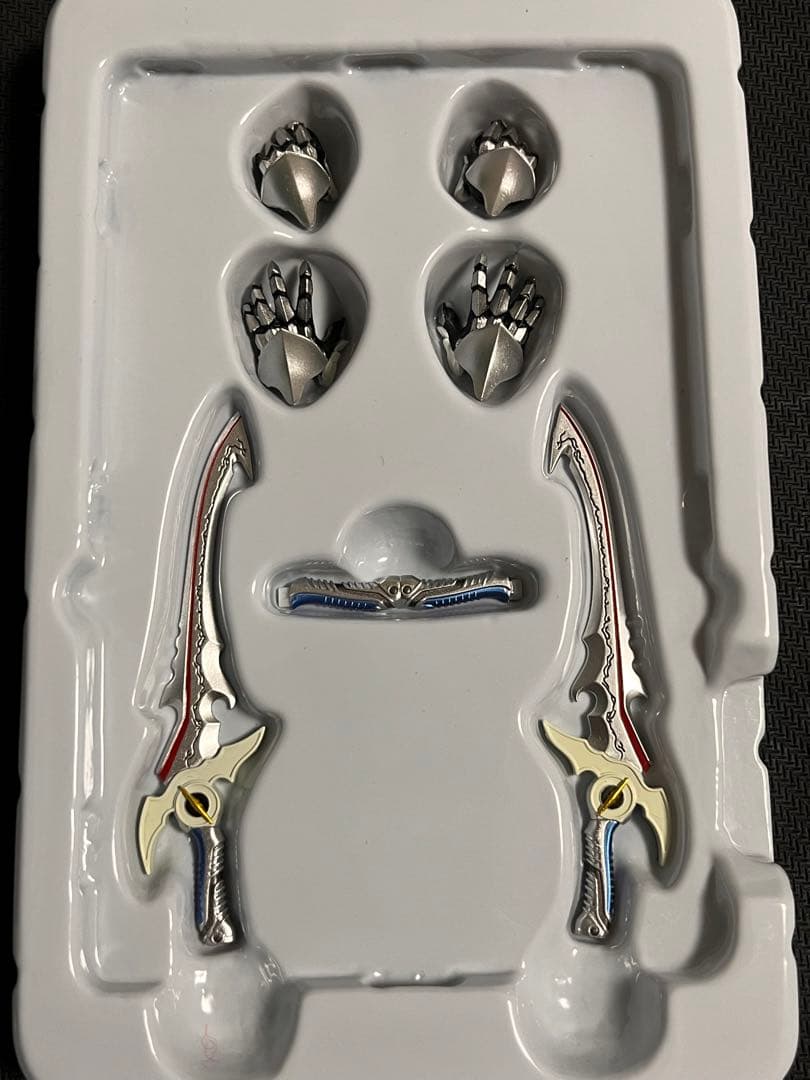 s.h.フィギュアーツ 真骨彫製法　銀牙騎士ゼロ