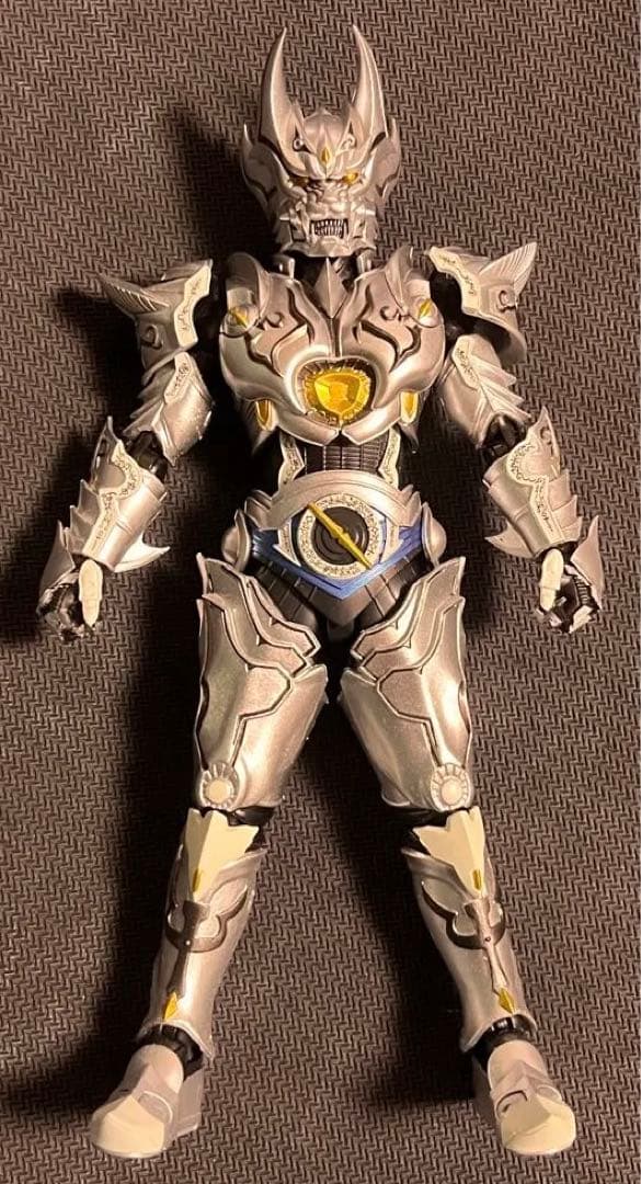 s.h.フィギュアーツ 真骨彫製法　銀牙騎士ゼロ