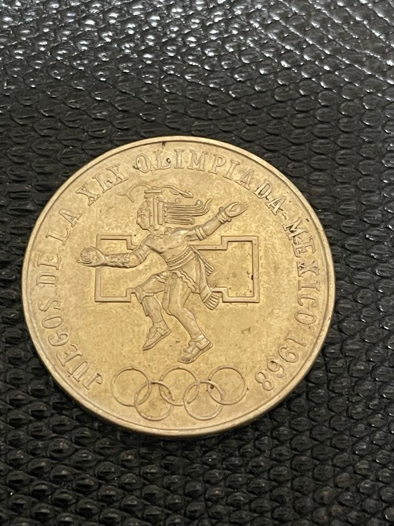 メキシコ .ペルー銀貨　2枚