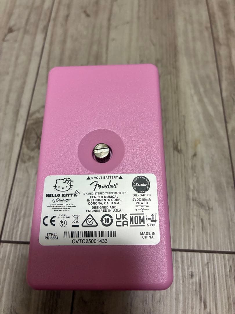 ギター Fender Hello Kitty Fuzz
