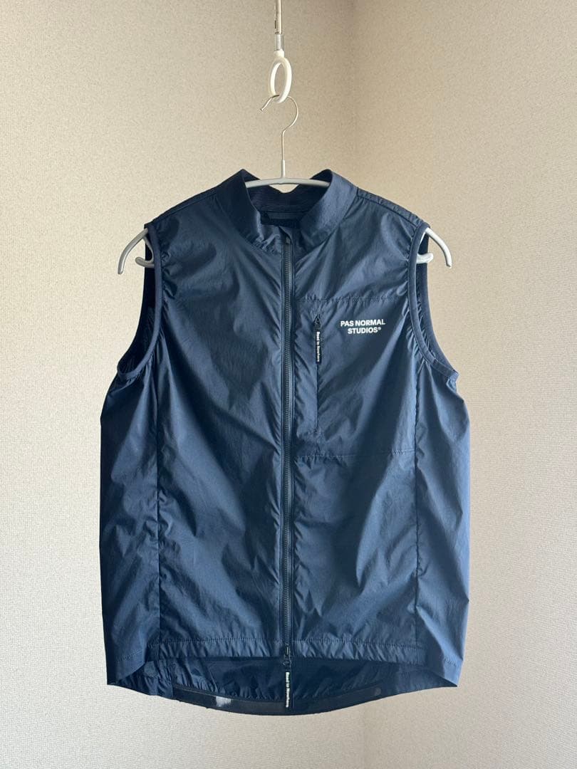PAS NORMAL STUDIOS ネイビー ジレ