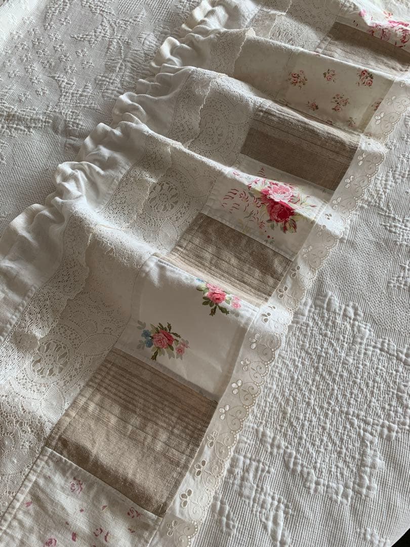 フランスアンティークサラディエ＆カップ2個・ドイリー＆カフェカーテンクロス計5点