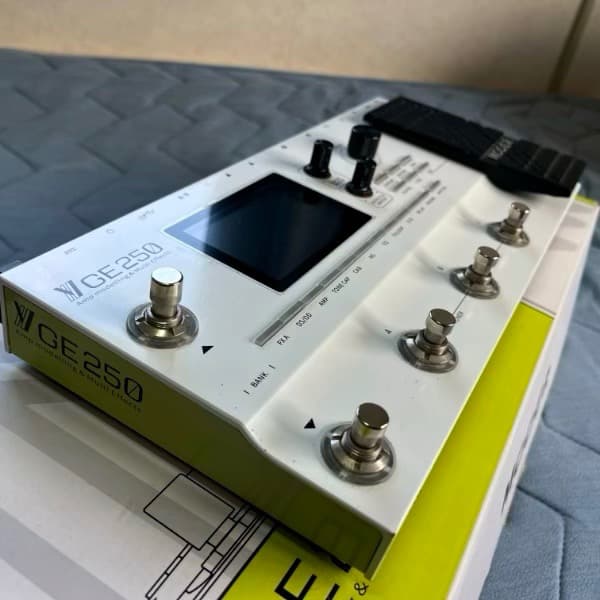 MOOER GE250 アンプモデリング・マルチエフェクト
