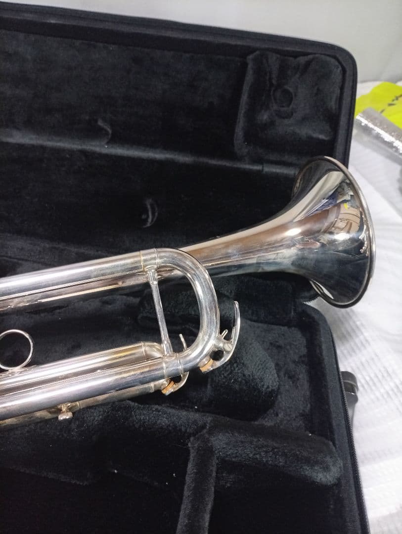 YAMAHA YTR4335G トランペット シルバー本体　純正ケース付き