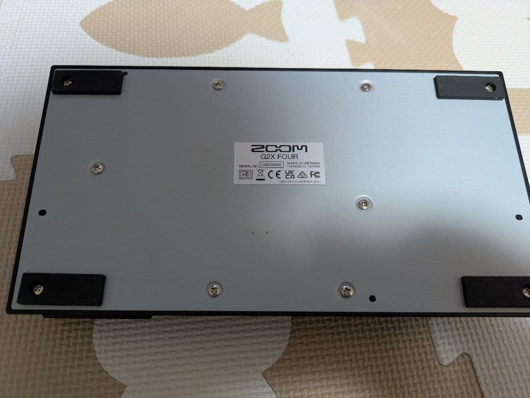 ZOOM G2X FOUR 　ギターエフェクター