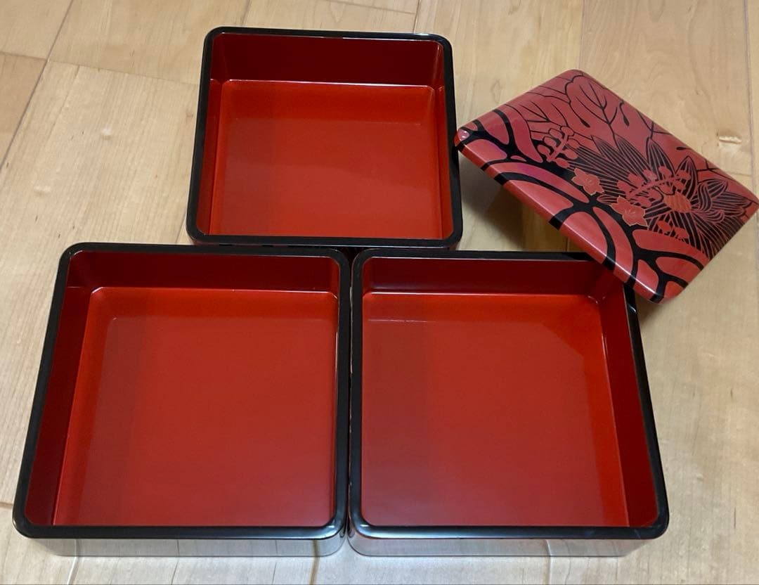 ☆お値下げ☆漆塗三段重☆