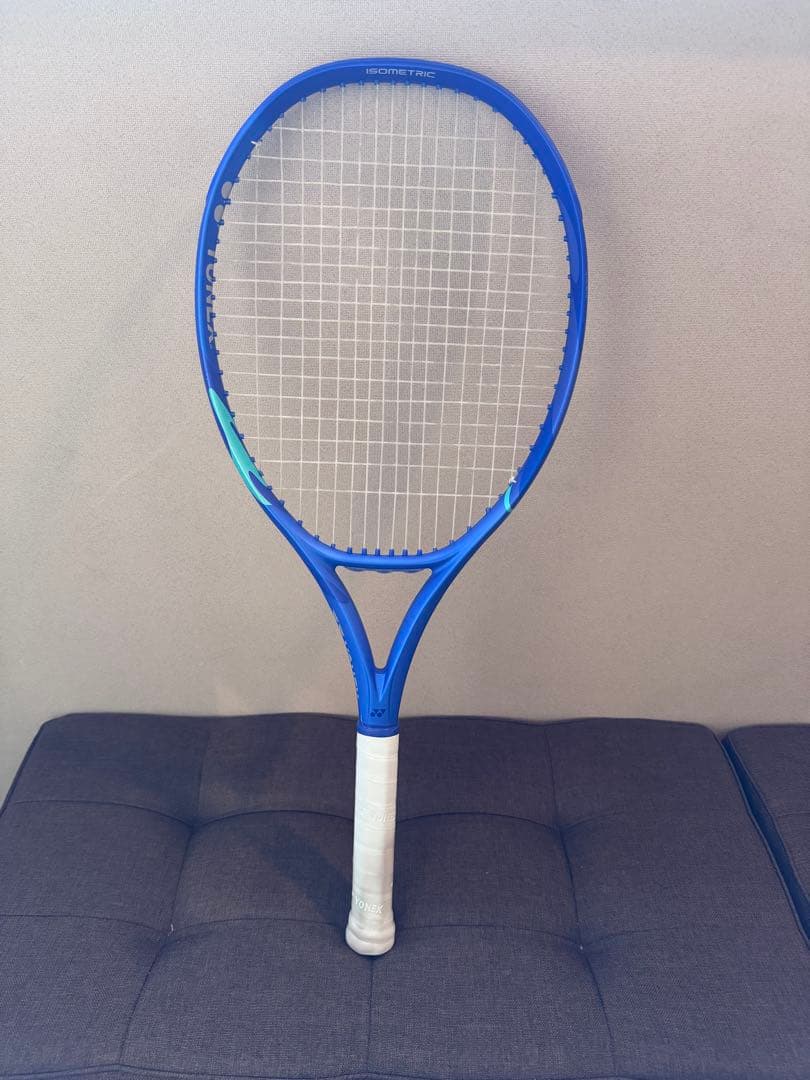 硬式テニスラケット ヨネックスEZONE 110