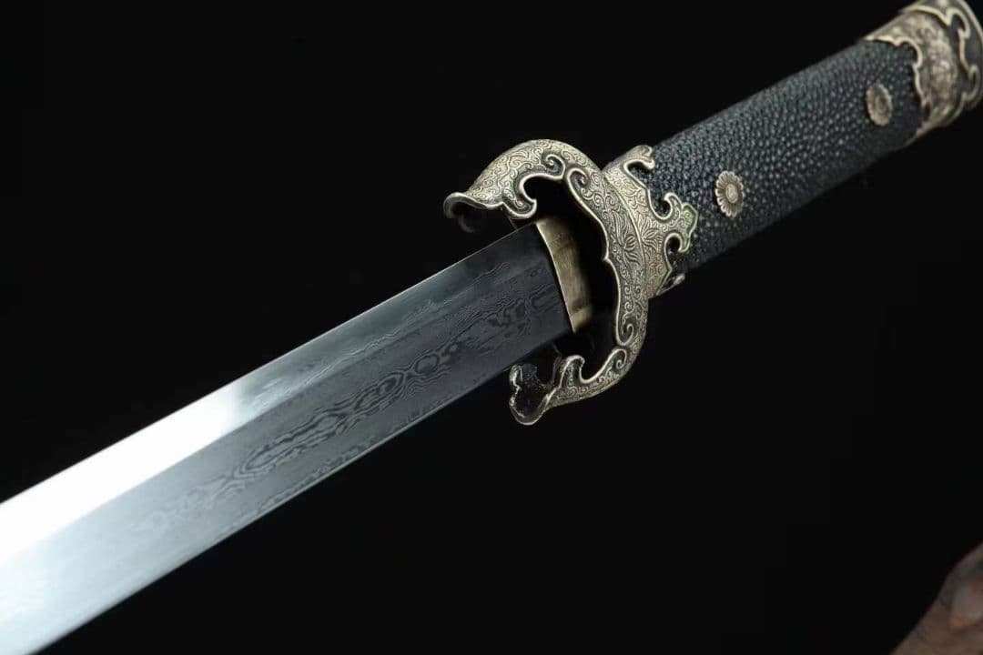 八宝傾国牡丹唐刀（黄銅鞘金）古兵器 武具　刀装具　日本刀　模造刀 居合刀