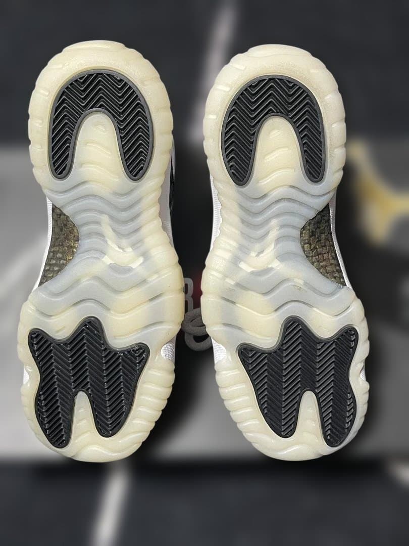 Jordan 11 ホワイト/ブラック バスケットシューズ