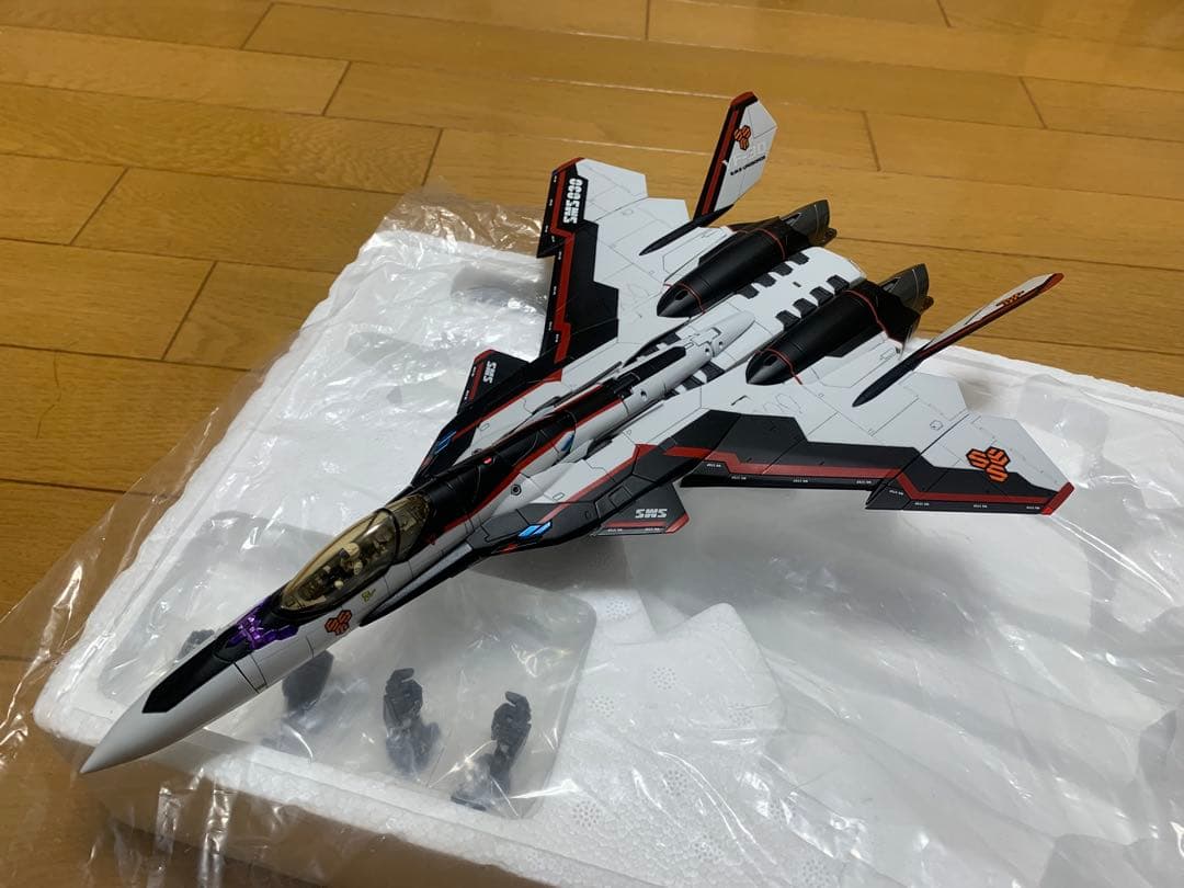 【中古品】バンダイ DX超合金 YF-30 クロノス