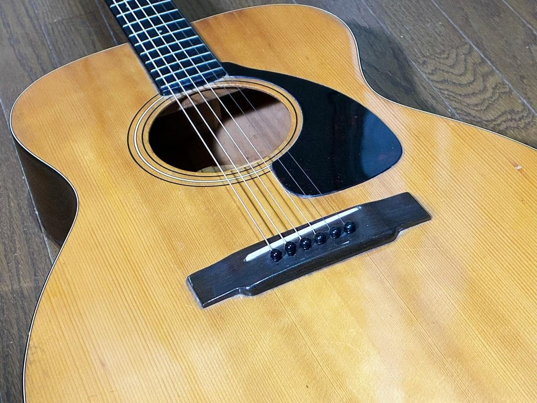 S*P様 ★　弾き込まれた綺麗な音色　YAMAHA ビンテージFG110赤ラベル