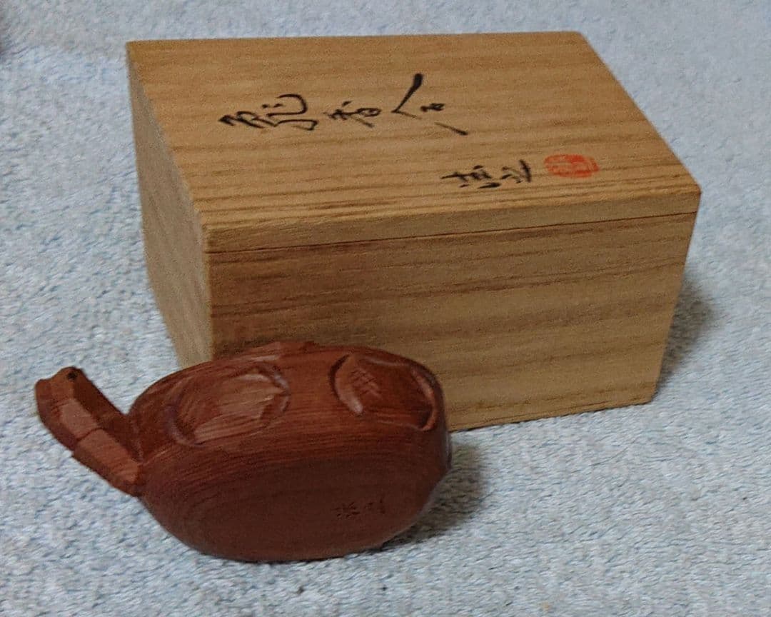 一位一刀彫り亀香合