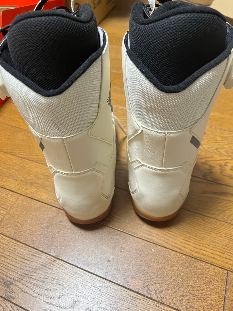 DEELUXE DNA スノーボードブーツ ホワイト 23-24