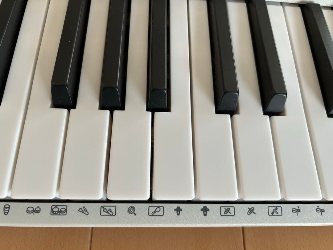 カシオ LK520 キーボード Casiotome 光ナビゲーションキーボード