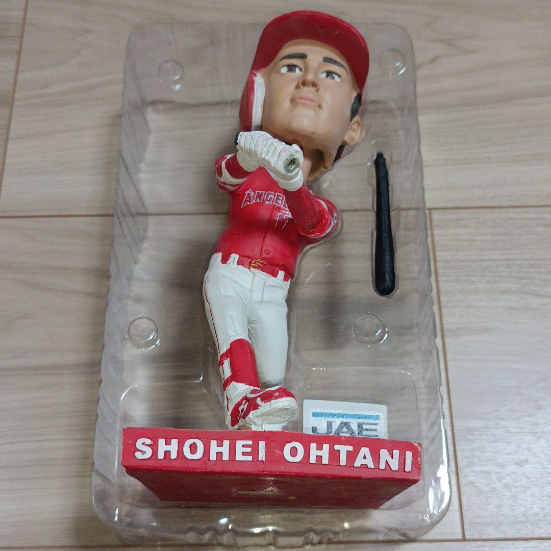 大谷翔平選手、新人王記念ボブルヘッド人形+トレーディングカード付