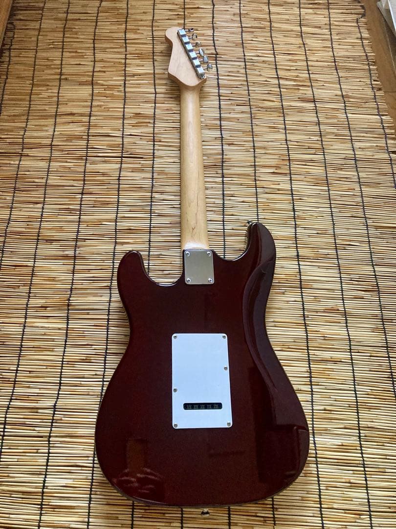 ☆値下決断　珍品美品　モディファイして新機能満載　G.I.G ストラトキャスター