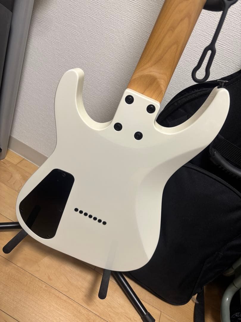Jackson JS32-7 White 純正ソフトケース付き