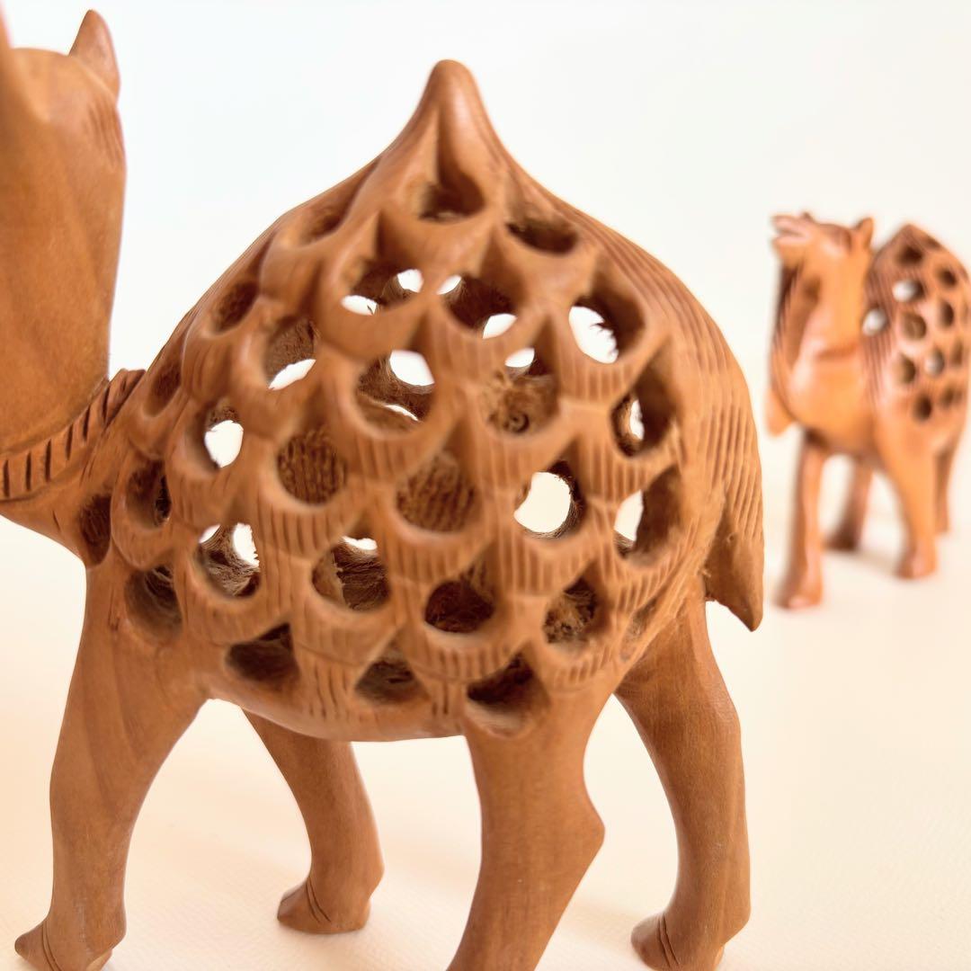 【インド】透かし彫り木製キャメル置物3体セット