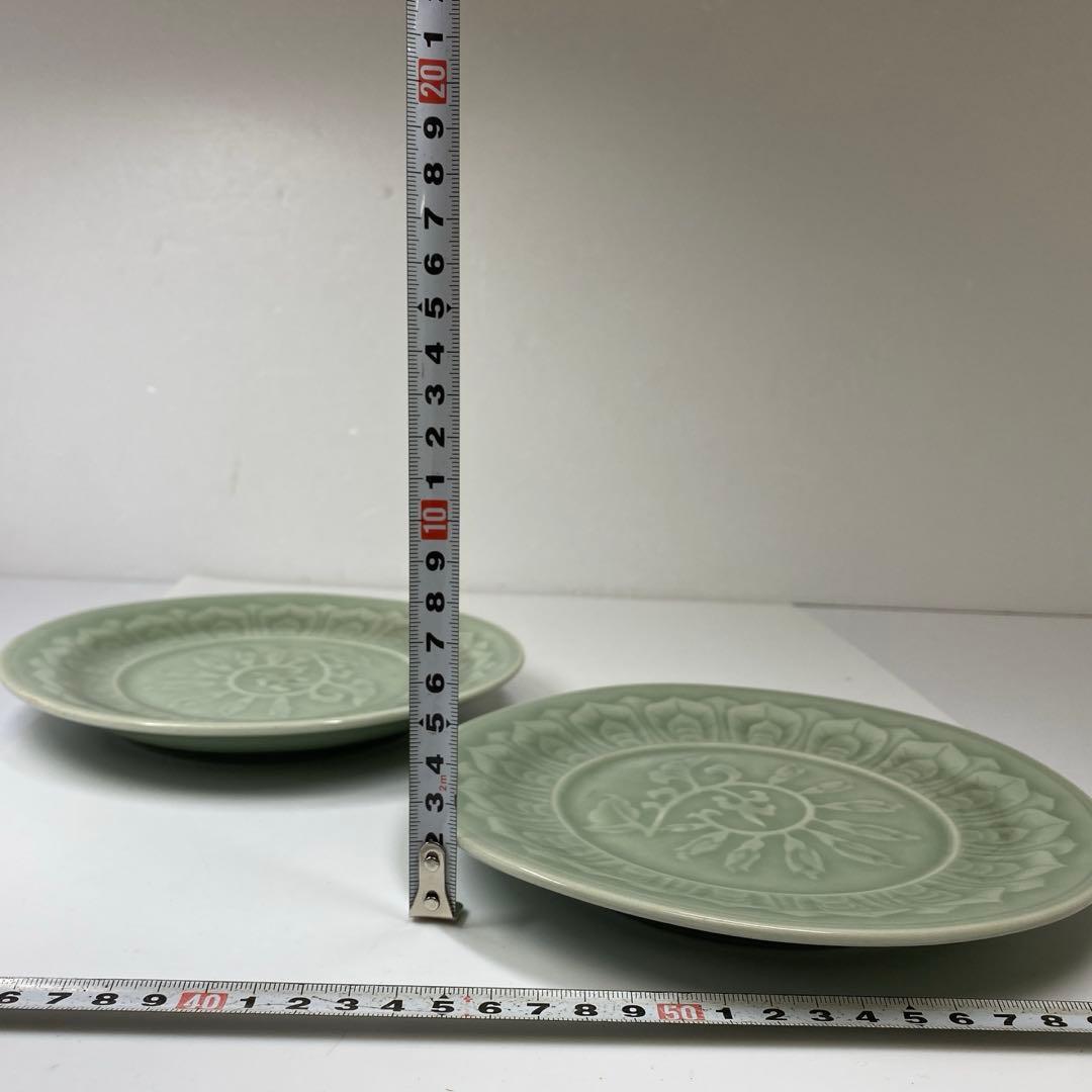 江戸後期　三田青磁　中皿2枚　直径19.3㎝ 東さ7-0202①