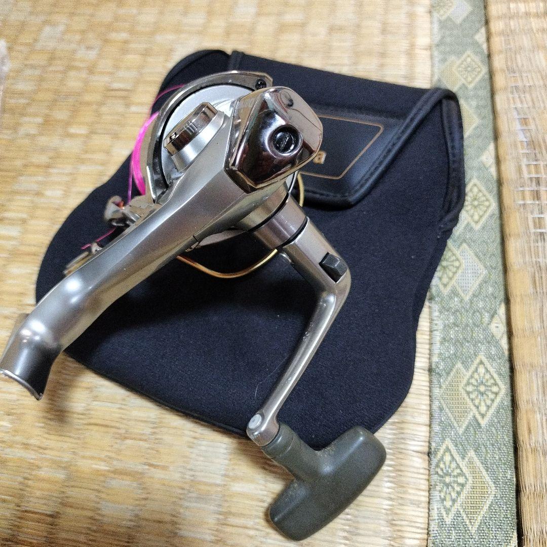 DaiwaトーナメントISOZ-3000LB　替えスプール2個・ケース付き