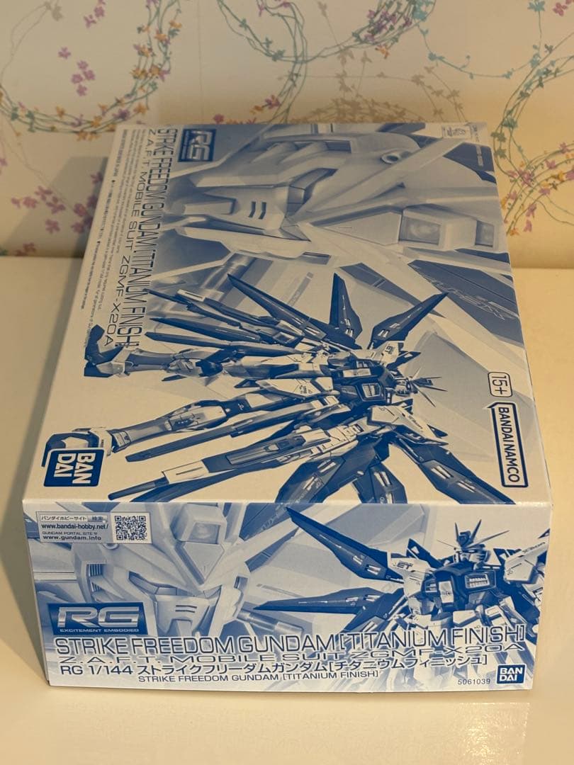 【新品未開封】ＲＧ 1/144ストライクフリーダムガンダムチタニウムフィニッシュ